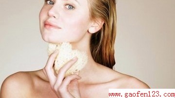 别让颈纹暴露你的年龄 www.gaofen123.com