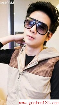 男生短发无刘海发型 露出你帅气的额头与脸庞吧