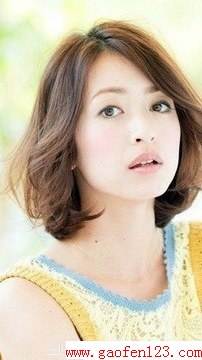 适合方脸女孩的发型 www.gaofen123.com