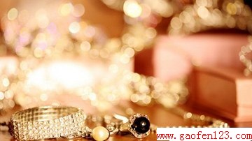 婚纱和珠宝怎么搭配更好 www.gaofen123.com